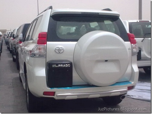 2010-Toyota-Land-Cruiser-Prado-White-Rear-1