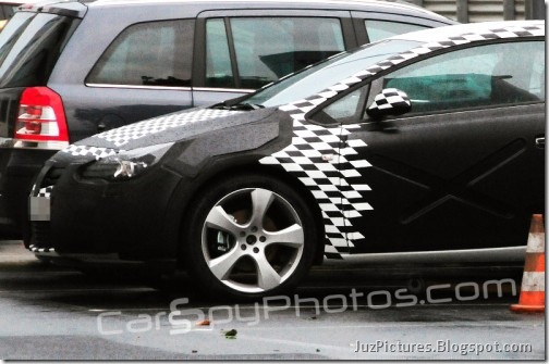 2011-Opel-Astra-Sport-Coupe_3