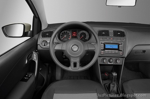 [VW-Polo-sedan-Vento-31[2].jpg]