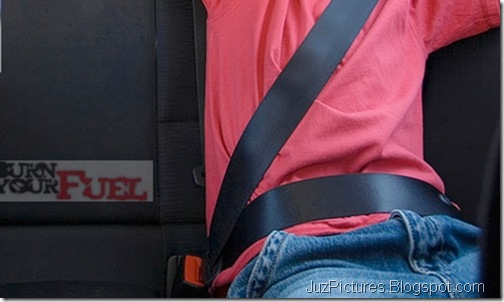 Mahindra-Verito_seat-belts