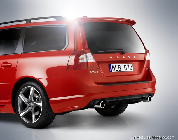 [2012 Volvo V70 R-Design2[6].jpg]
