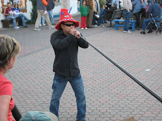 This guy was hilarious and had everyone roaring w/laughter