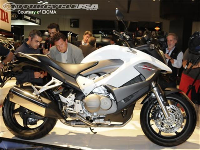 [Honda-Crossrunner-2.jpg 2011 Eicma 2010[8].jpg]