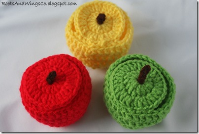 crocheted apple d