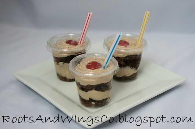 [root beer float cupcakes b[3].jpg]