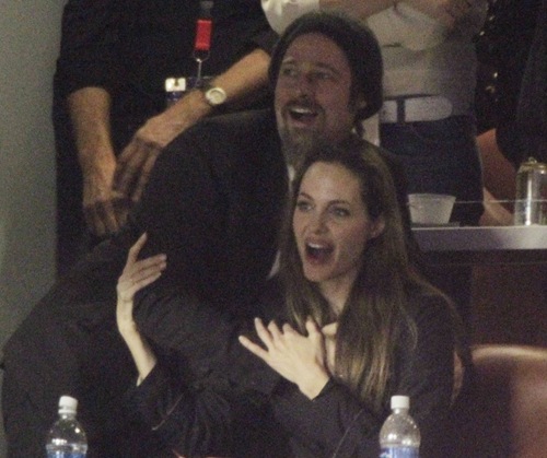 brangelina-kiss-01