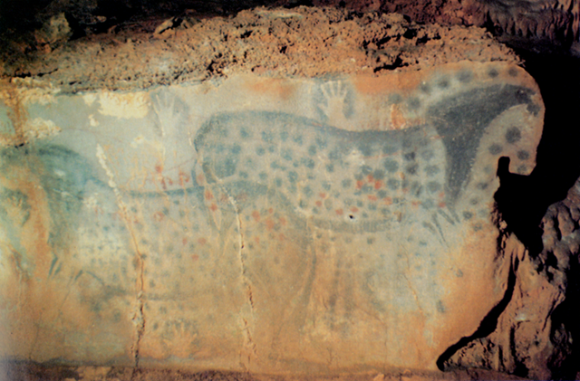[horses and hand prints 15-13mbc pech merle cave fr.png]