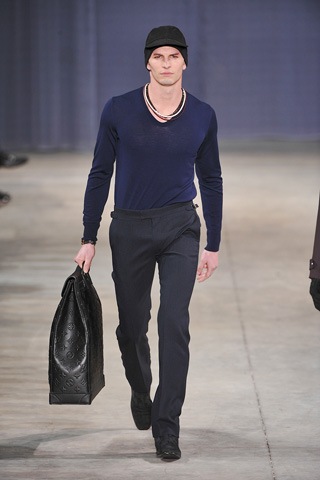 [Louis Vuitton Men's Runway Fashion Show at Paris Fashion Week 8[3].jpg]