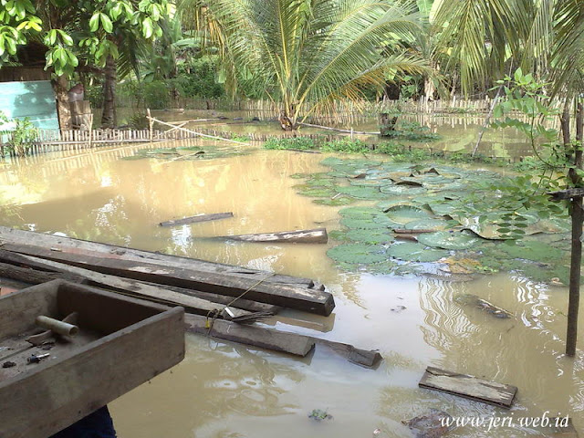 Tanjung raman banjir Kolam Ikan Meluap