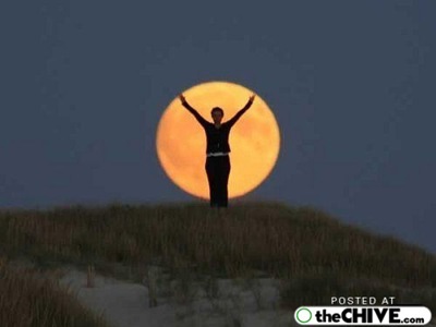hold-on-the-moon-trick-pics-8 hold-on-the-moon-trick-pics-8