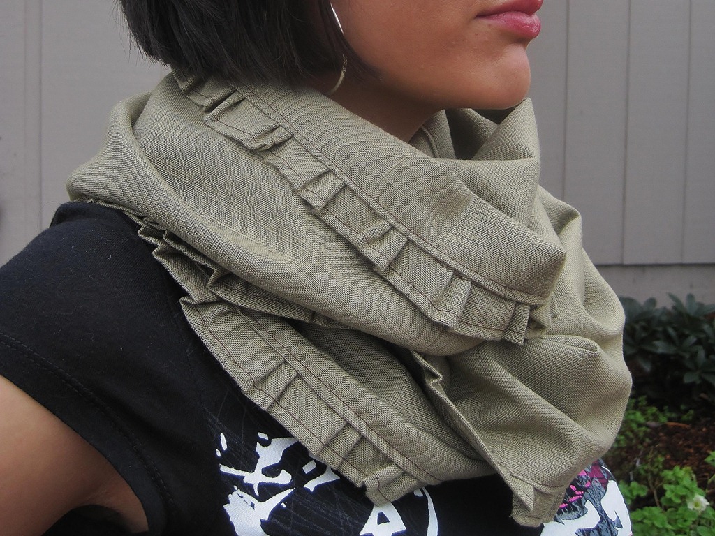 [khaki cowl 1[3].jpg]