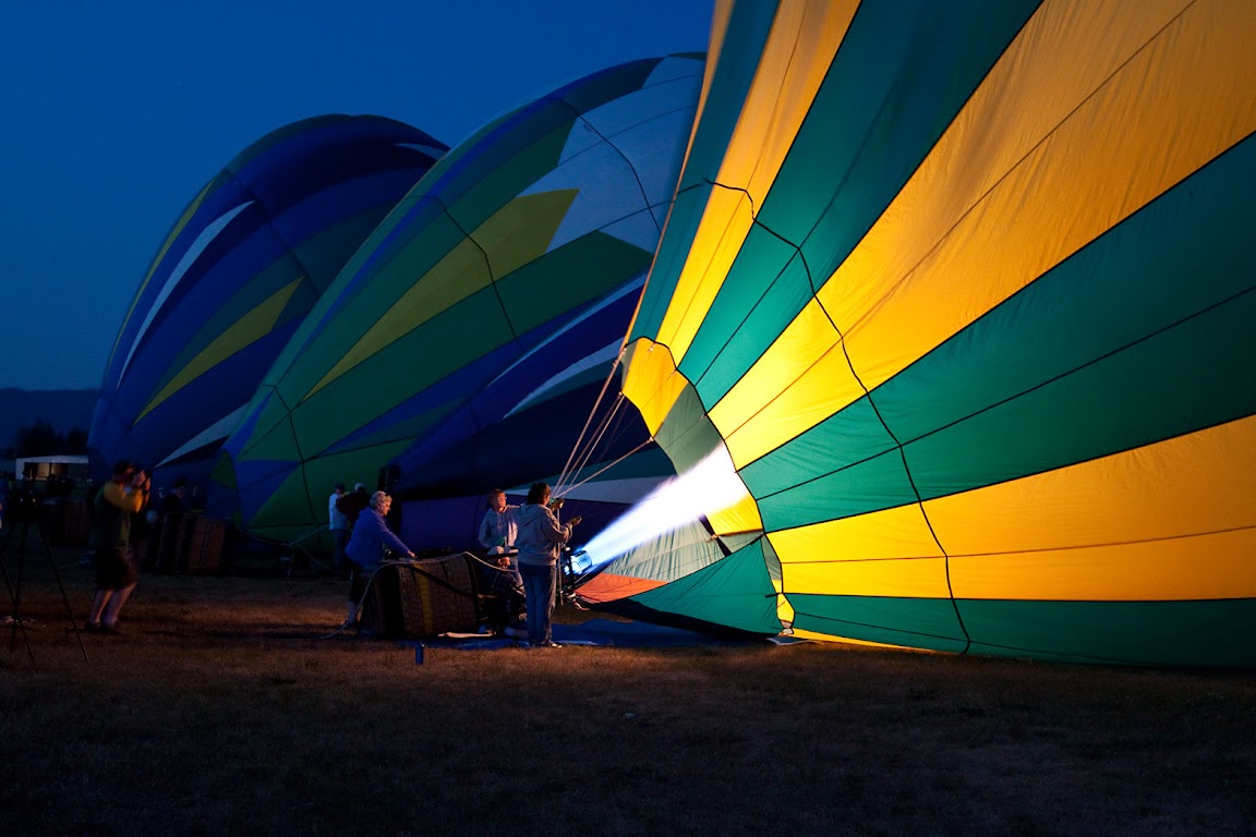 a-2010-07-10-balloon-glow-9571.jpg