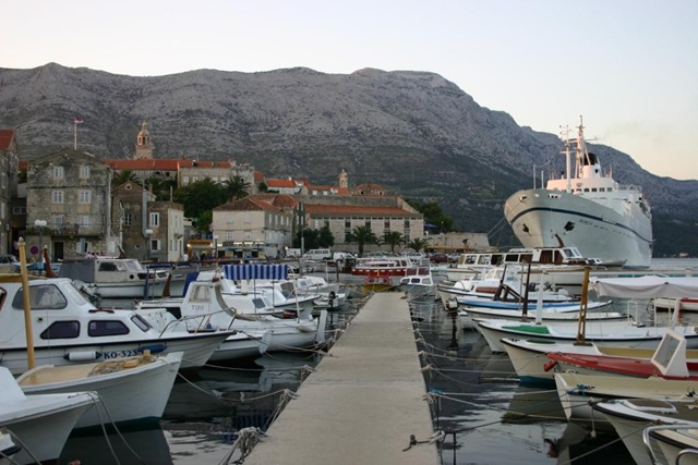 [Croatia Cruising Companion - Ferry Korcula[3].jpg]