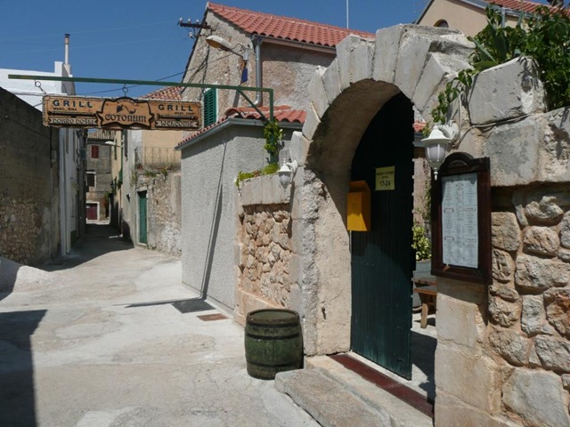 [Croatia Online - Biograd Cotonum[3].jpg]