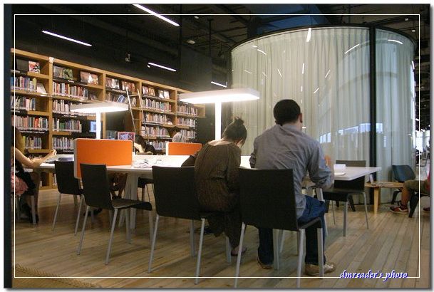 http://lh6.ggpht.com/_oHZKS5XSNYs/SfUozpoKo_I/AAAAAAAAHyM/29nKW7HQqr4/s800/R0018478.jpg