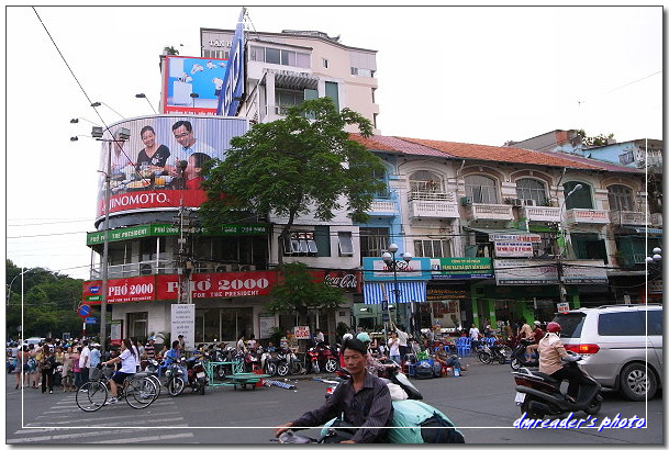 http://lh6.ggpht.com/_oHZKS5XSNYs/StLPnzR0WjI/AAAAAAAAJMw/yU1DqD5rw4Q/s800/R0023876.jpg