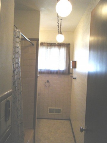 [bathroom1[4].jpg]