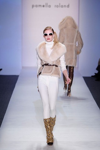 [Pamella+Roland+Runway+Fall+2010+Aspen Attire[2].jpg]