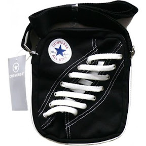 Schwarze Converse Minitasche XS in Schuhform als Chucks Pocket Bag Tasche |  C.C.C.B. - Converse Chucks Collector Blog