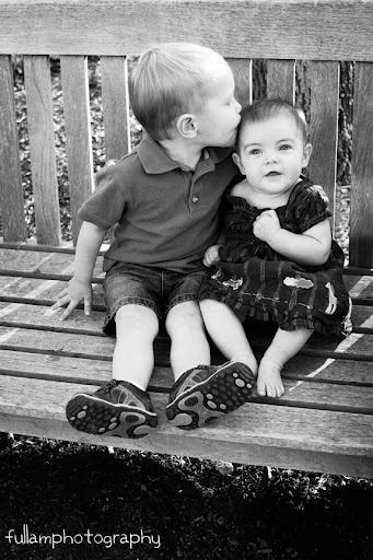  :: The Callahans | Family :: A friend of mine needed photos last minute because she was featured in a newspaper article and had no recent family pictures! Why was she featured? She's onceamonthmom.com - check her out. I love this family. They are creative, giving, adorable (you'll see) and they know the importance of laughing hard. Enjoy!
