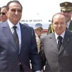Hosni Moubarak à Alger pour une visite d’un jour