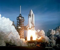[200px-Space_Shuttle_Columbia_launching[3].jpg]