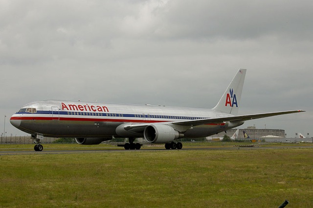 [cdg06-05 boeing 767-323ER N357AA American Airlines[4].jpg]
