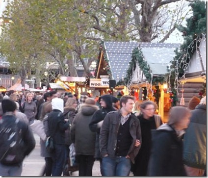 Christmas Shopping At London Eye