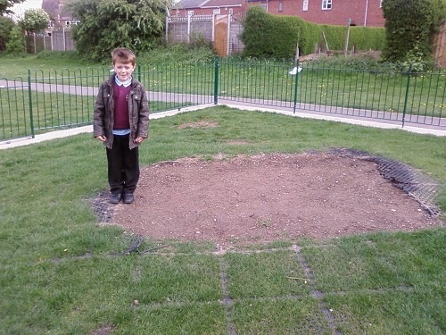 [Playground Trampoline[4].jpg]