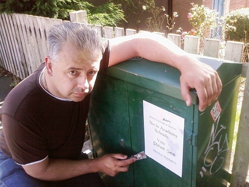 [Socialistgraffiticleanup14.jpg]