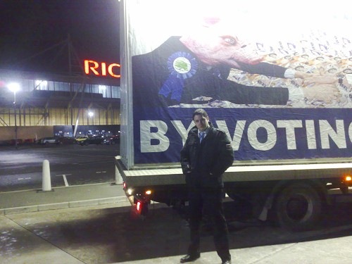 [Truth Truck by Ricoh Arena with Tom Gower[4].jpg]
