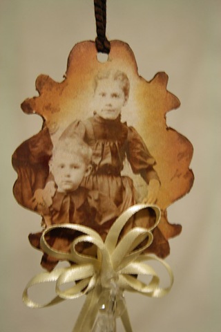 [girls-chipboard-tag-2[2].jpg]