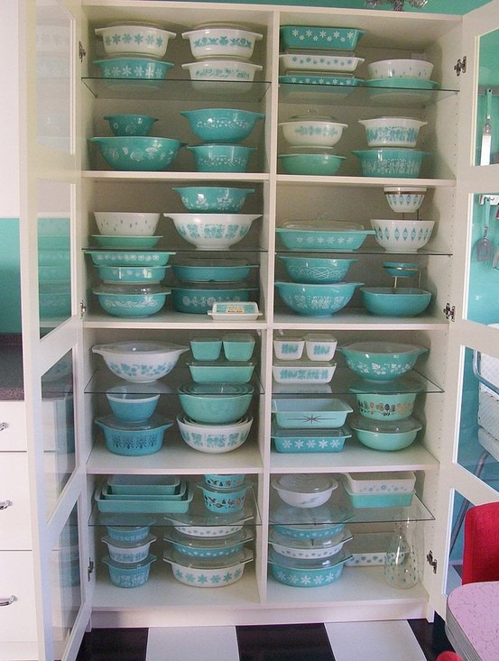 [pyrex aqua cabinet[5].jpg]