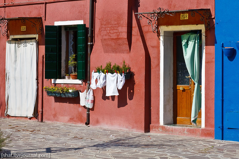 Италия, остров Бурано, сушка белья | Venezia, Burano, Italy | Benatky, Italie