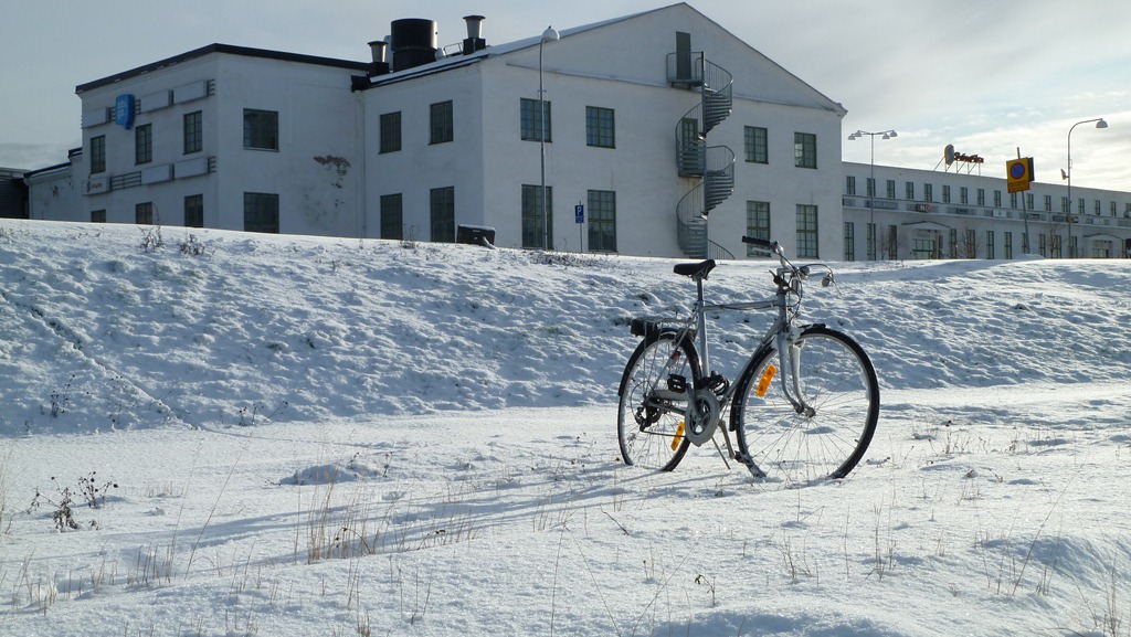 [2010-10-23 Umea First Snow 050[4].jpg]