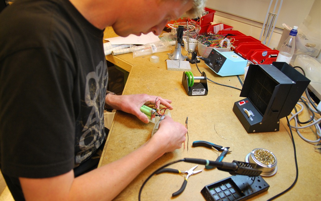 [2011-03-23 Screwdriver Interaction Lab 001[8].jpg]