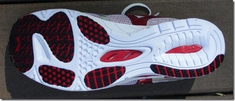 Mizuno Wave Universe Sole