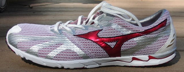[MizunoWaveUniverseLateral3.jpg]
