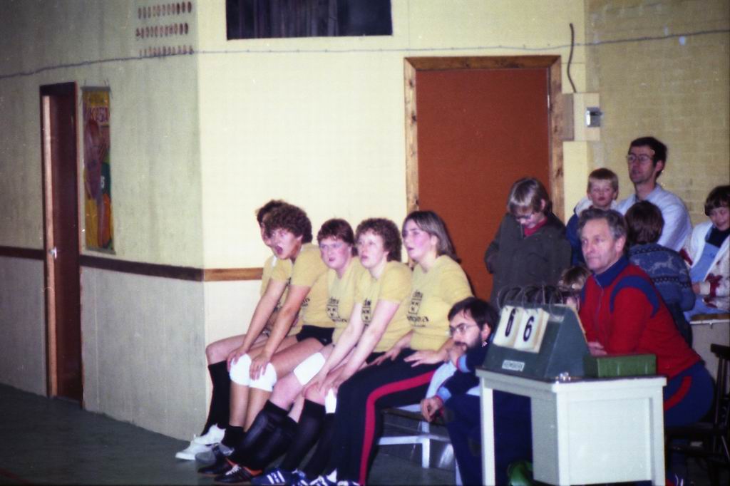 1982 - DMV - MCM Zaalvoetbal 2-02.jpg