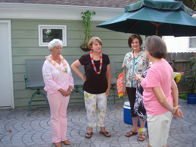 [tropical luau 7 17 10 025.jpg]