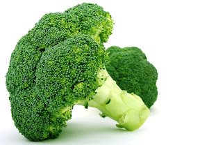 25 Foods Women Should Eat to Defy Aging Process broccoli, anti aging food