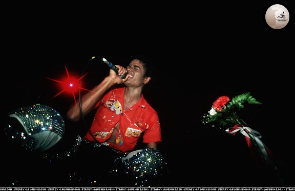 Triumph-Tour-michael-jackson-7189684-1000-649.jpg