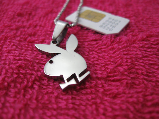 Mặt dây chuyền hợp kim Playboy