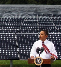 President Barack Obama visits the DeSoto Next Generation Solar Energy Center in Arcadia, Florida. Photographer: Zach Boyden-Holmes / Getty Images