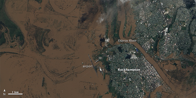 The Advanced Land Imager (ALI) on NASA’s Earth Observing-1 (EO-1) satellite captured this natural-color image on January 9, 2011. The image shows the city largely overrun by flood water, especially west of the river. Thick with sediment, the water is muddy brown, and only isolated patches of land, developed or otherwise, rise above it. The airport is completely submerged. NASA Earth Observatory images created by Jesse Allen and Robert Simmon, using EO-1 ALI data provided courtesy of the NASA EO-1 team.
