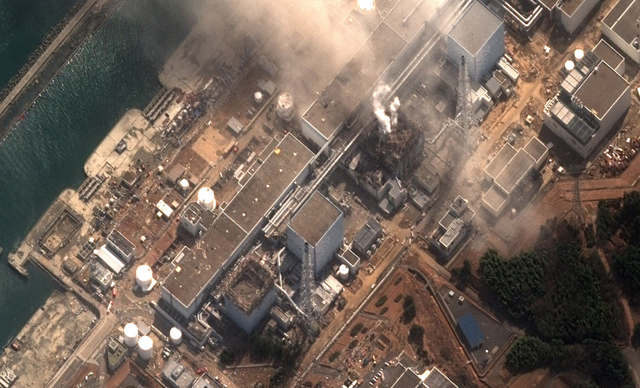 The Fukushima-Daiichi nuclear power plant 3 minutes after the second explosion. fukushima-nuclear.com