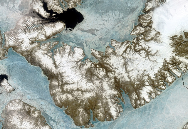 Devon Island, Canadian Arctic, 28 June 2001. Image courtesy NASA / GSFC / LaRC / JPL