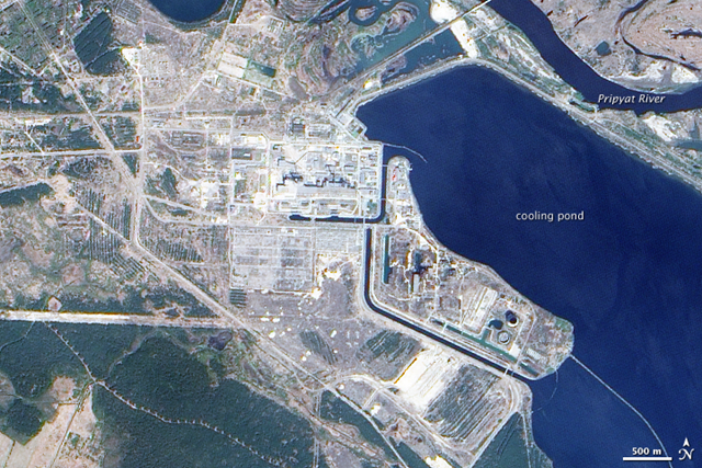 On April 28, 2009, the Advanced Land Imager (ALI) on NASA's Earth Observing-1 (EO-1) satellite took this true-color picture of the Chernobyl nuclear reactor. NASA image created by Jesse Allen, using EO-1 ALI data provided courtesy of the NASA EO-1 Team. Photo: Jesse Allen /  NASA EO-1 Team