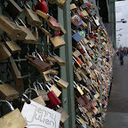 Liebesschlösser an der Hohenzollernbrücke.