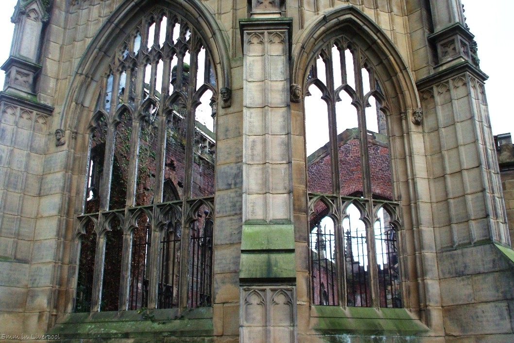 [Church of St Luke (bombed out church in Liverpool) 10[4].jpg]